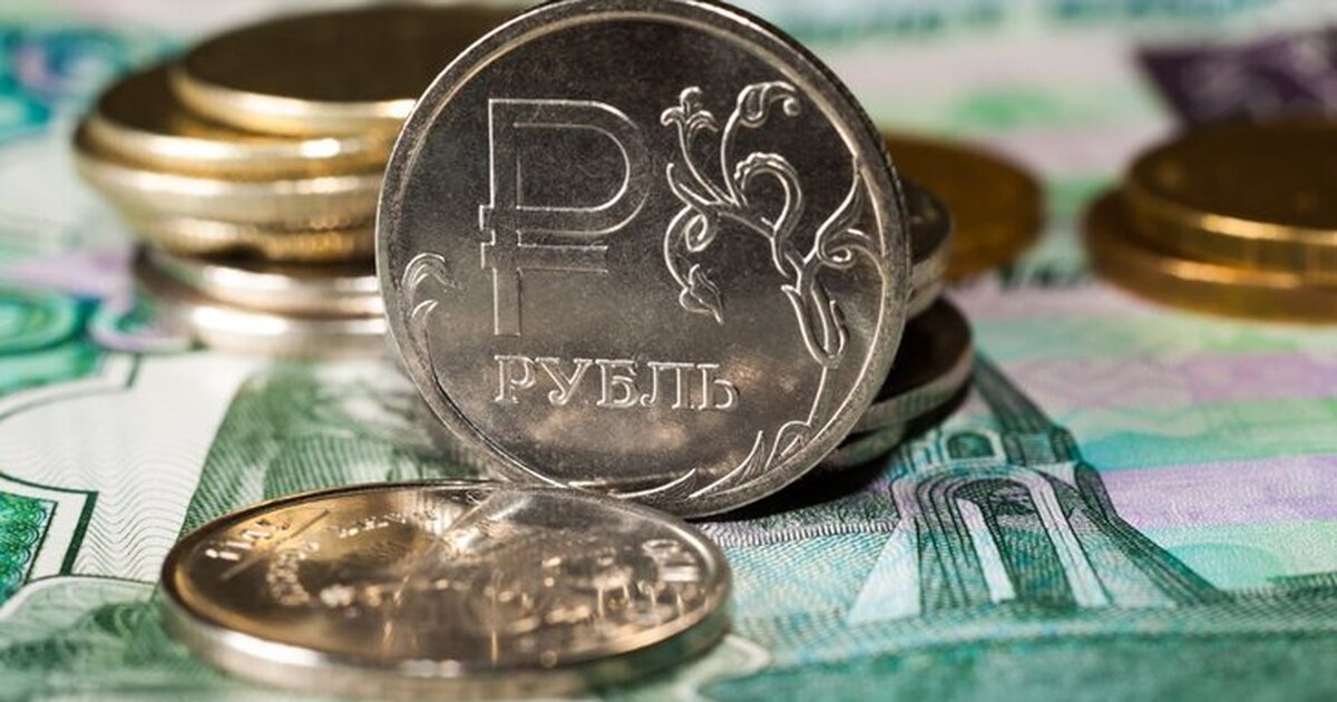 Рубль ждет летнее падение: доллар может взлететь до 90 рублей