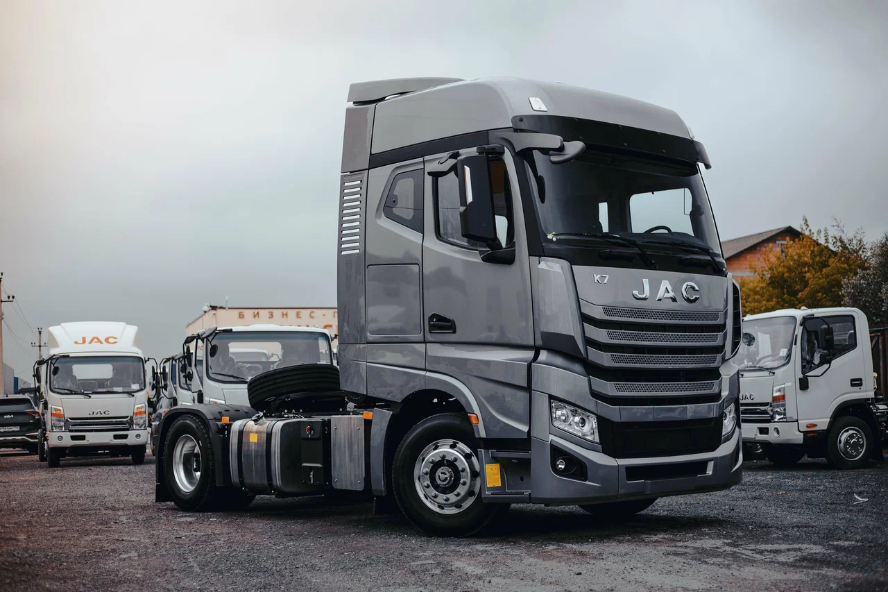 Китайский ответ Европе: JAC K7 — тягач за 7 миллионов с амбициями Actros
