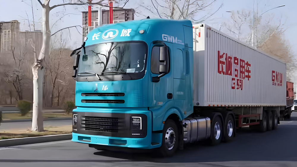 1050 «лошадей» и гибридный движок: Great Wall Motor выпустил тягач-монстр G1050