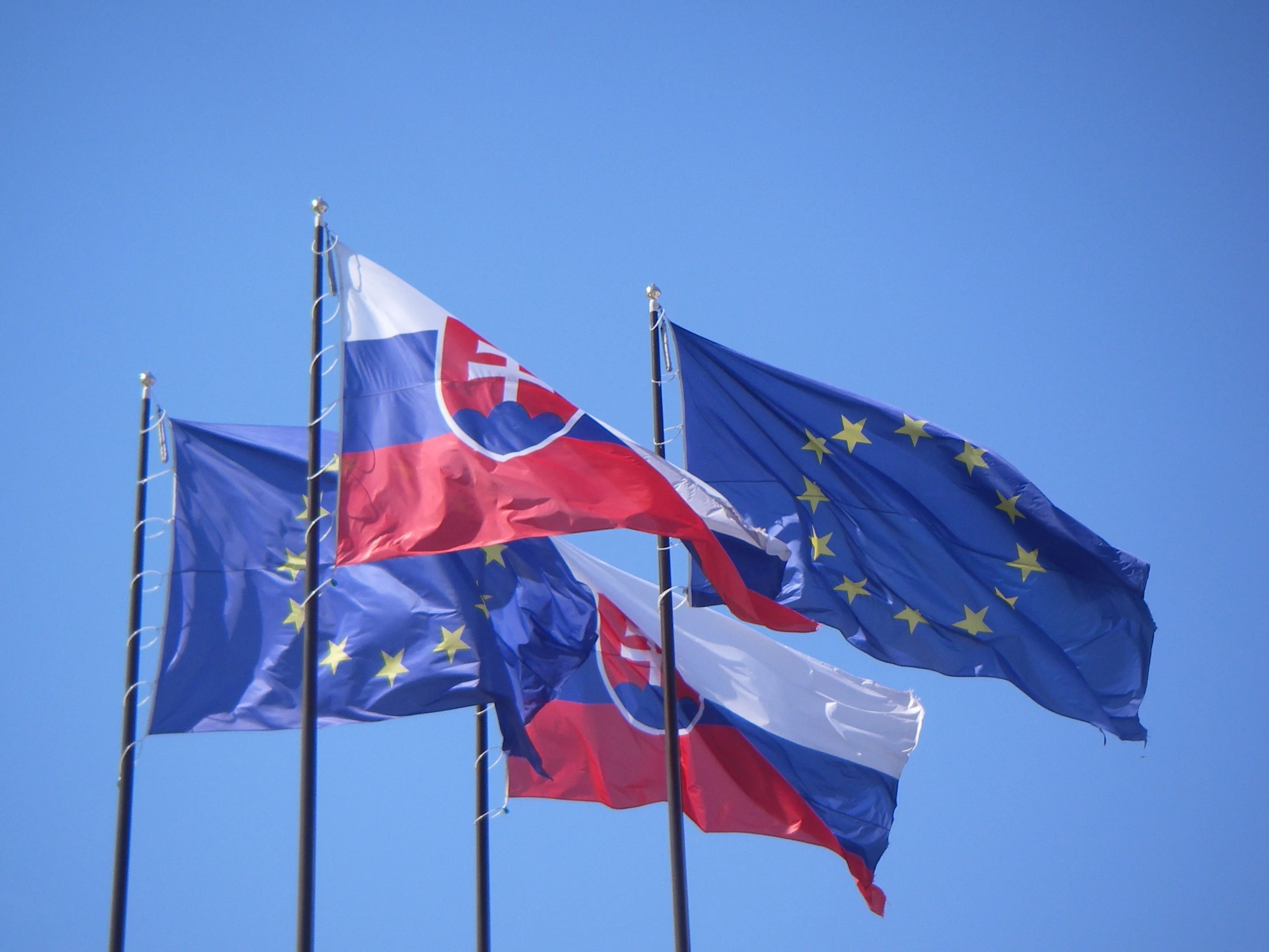 Словакия снова наложила вето на санкции ЕС против России: дело в газе