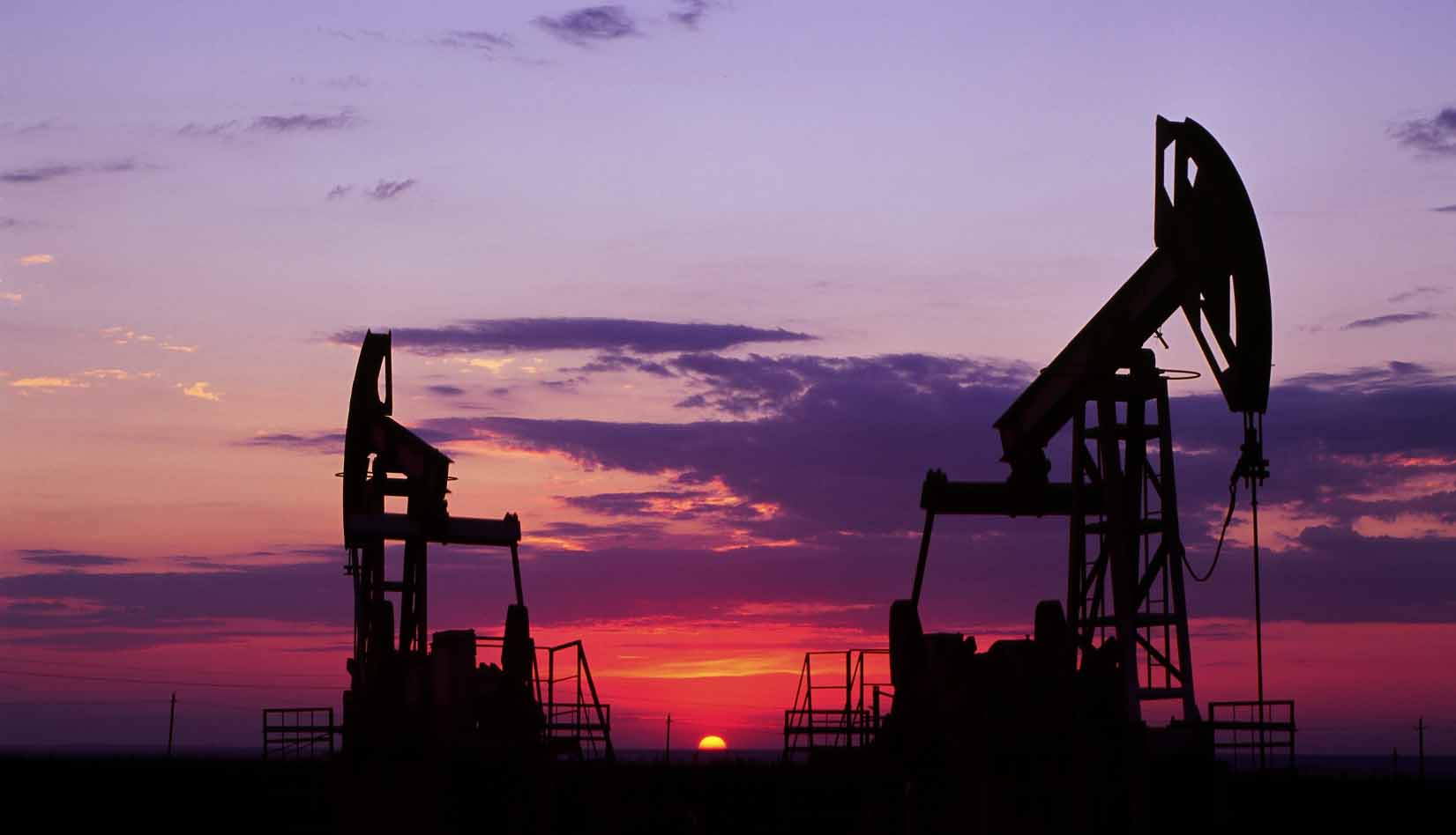 Грозит ли миру нефтяной кризис? Почему Brent дешевеет и что будет дальше