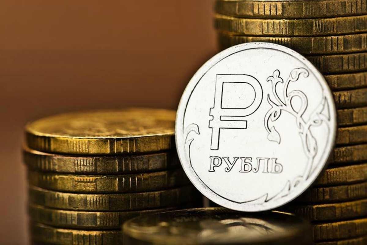 Рынок удивлён: российский рубль укрепляется третий день подряд