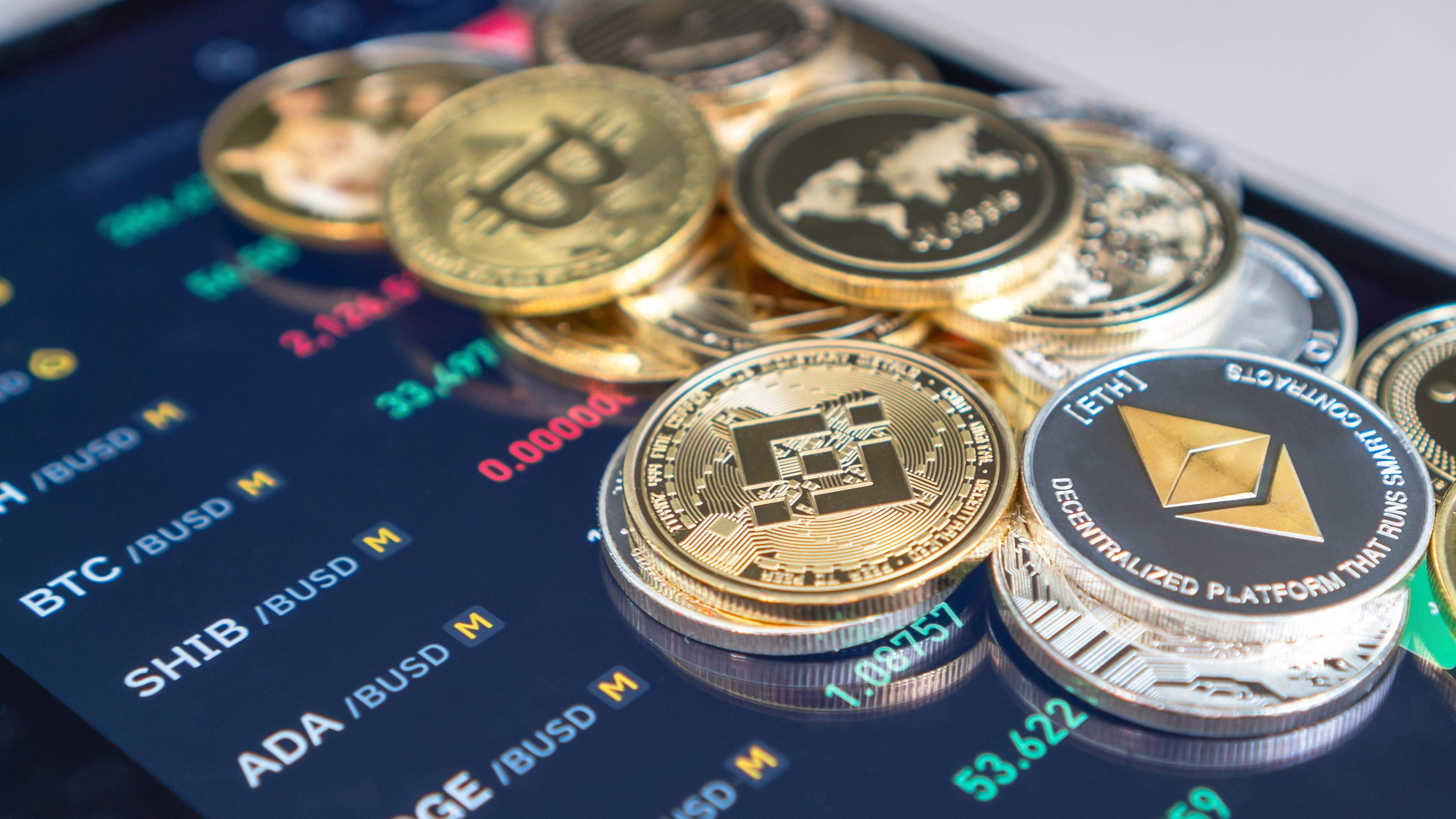 Биткоин бьет рекорды: $105 тыс. и рост на 9% за неделю